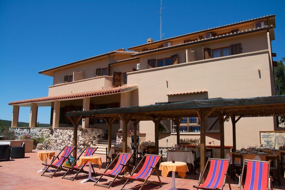 Lu' Maladroxia Hotel