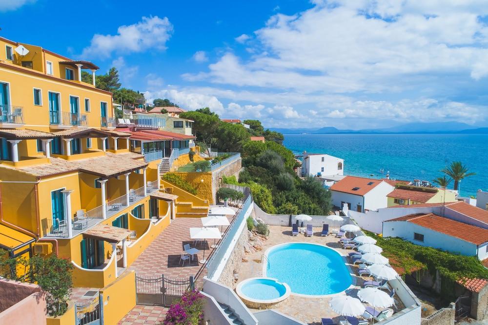 Lu' Maladroxia 4* SantʼAntìoco